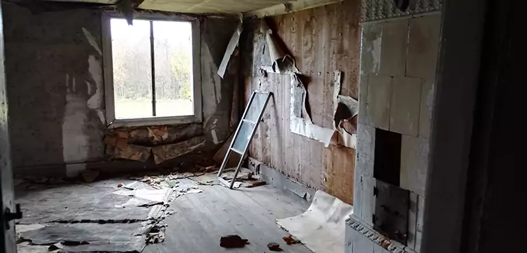 Why Selling a Distressed House Through Traditional Methods Fails in Newport News
